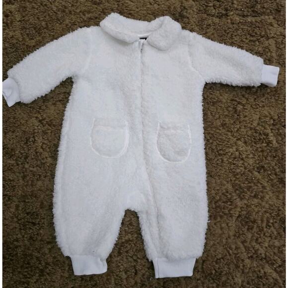 7 For All Mankind Infant Bodysuit White Sherpa Fleece Zipper Garage Guard Unisex - Picture 1 of 8